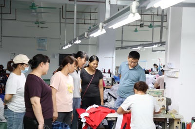 “點(diǎn)對(duì)點(diǎn)”送工服務(wù)，為來賓易地搬遷群眾鋪就就業(yè)增收路